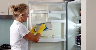 Đánh bay mùi hôi trong tủ lạnh nhanh chóng hiệu quả - máy hút bụi công nghiệp tại tphcmnơi tập trung nhiều loại vi khuẩn vì thế những thức ăn nhanh, rau củ quả sẽ rất nhanh hư nếu chúng ta không vệ sinh tủ lạnh kịp thời. Dưới đây sẽ là 3 cách v