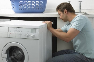 Hướng dẫn cách khắc phục máy giặt bị lỗi - những lỗi phổ biến nhất của máy giặt và cách khắc phục để giúp việc giặt giũ trong gia đình của bạn trở nên đơn giản hơn nhé!

1. Máy giặt có hiện tượng rung mạnh và kêu to
Máy giặt có 