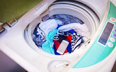 Không phải loại vải nào cũng có thể bỏ vào máy giặt - ông nghiệp quận 12 một số loại quần áo sẽ nhanh bị hỏng nếu bạn để chúng vào máy giặt.

1Đồ bơi
Đồ bơi là món đồ đầu tiên nằm trong danh sách này. Thực tế thì máy chà sàn đơn công ngh