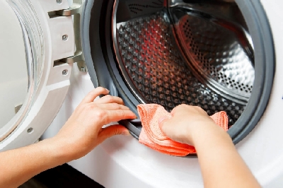 Lưu ý khi vệ sinh máy giặt cửa trước - n máy giặt. Hãy cùng khám phá 6 bước vệ sinh máy giặt cửa trước (lồng ngang) đơn giản, hiệu quả ngay tại nhà nhé!

Vì sao cần vệ sinh máy giặt?
Thoạt nhìn lồng giặt có vẻ mới, sạch,… tuy n