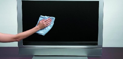 Mọi người đã biết cách vệ sinh màn hình tivi chưa? - hiệp tại đà nẵng nếu không lau đúng cách cũng có thể làm cho màn hình tivi nhà bạn bị hỏng đấy.
Làm sạch bằng khăn lau chuyên dụng

Bước 1: Tất nhiên trước tiên bạn phải tắt tivi đi rồi ph