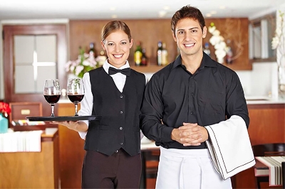 Qui trình phục vụ theo tiêu chuẩn 5 sao dành cho nhân viên phục vụ - ng cấp và sự chuyên nghiệp. Trong các nhà hàng sang trọng hoặc thuộc các khách sạn quốc tế, nhân viên phục vụ được tuyển chọn một cách kĩ lưỡng, nghiêm ngặt không chỉ dựa vào tiêu chí ngoại n