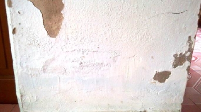 Sơn tường cũ nên xử lý nhanh nhất vô cùng hiệu quả -  bạn phải làm sạch lớp sơn cũ đi.

– Công việc tưởng chừng như khó khăn này bạn có thể hoàn thành chỉ bằng một số cách đơn giản.
– Khi muốn sơn sửa nhà thì việc xử lý bề mặt tường 