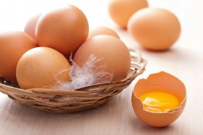 Tác dụng của việc ăn trứng gà sống - n cho rằng việc ăn trứng gà sống giúp đem lại nhiều giá trị dinh dưỡng hơn là trứng gà luộc chín. Vậy điều này có hợp lí không?

Giá trị dinh dưỡng của trứng gà
Trứng gà là thực phẩm b